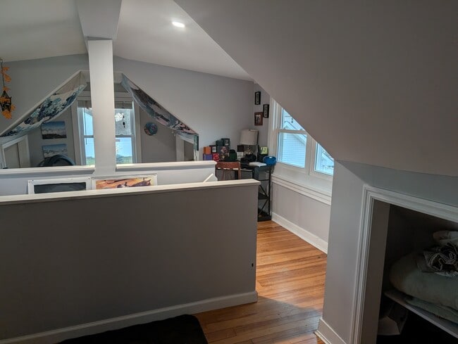 Building Photo - 15 Plandome Pl