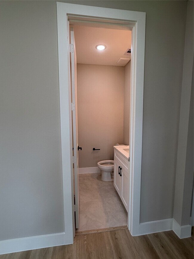 Building Photo - 2619 Piemonte Ave