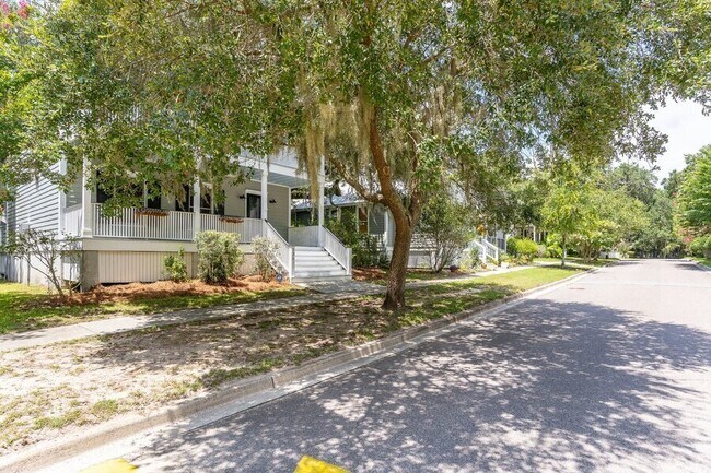 Building Photo - 136 Prescott Dr