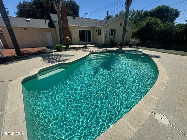 Building Photo - 22359 Lanark St