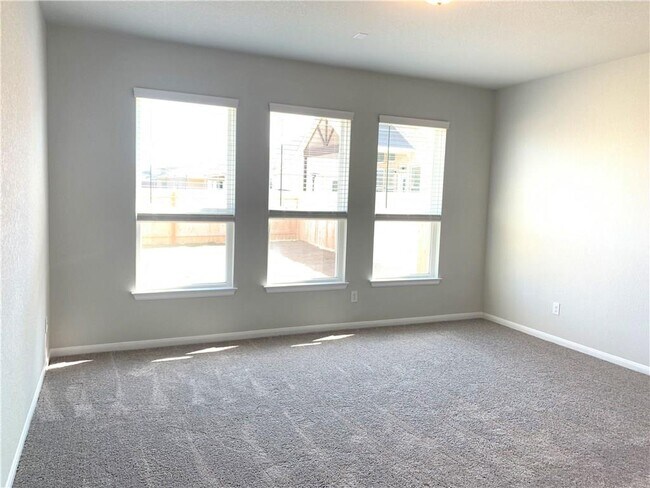 Building Photo - 1104 Coulee Dr