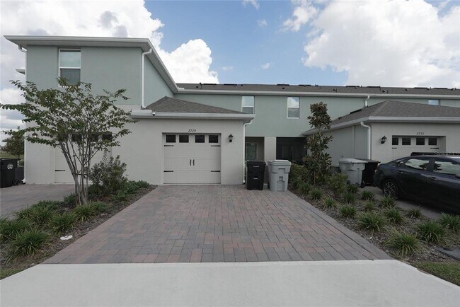 Building Photo - 2729 Flushing Dr