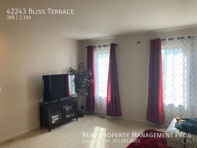 Building Photo - 42243 Bliss Terrace