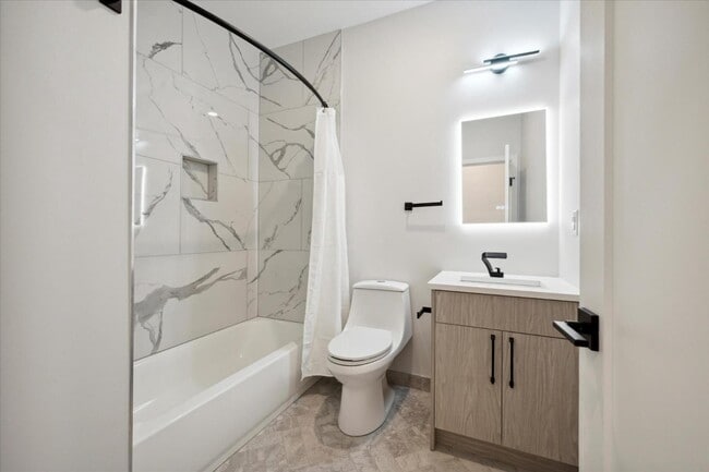 Building Photo - 614 Pallas St