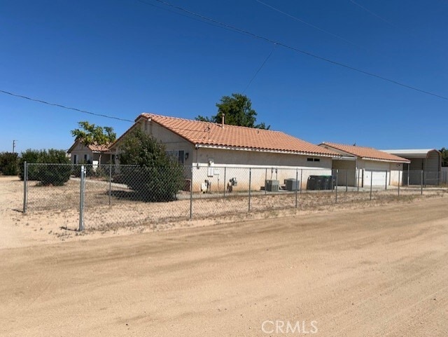 Building Photo - 7653 Phelan Rd