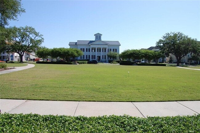 Building Photo - 2823 Wilford Ave