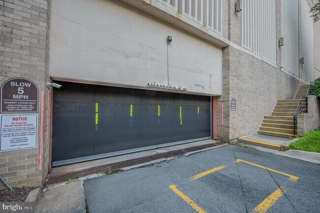 Building Photo - 3713 S George Mason Dr