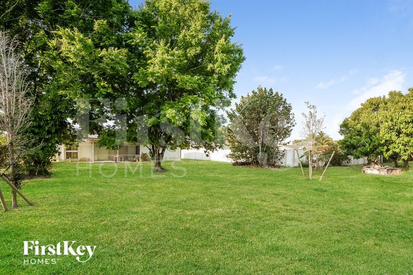 Building Photo - 1306 SE 19th Terrace