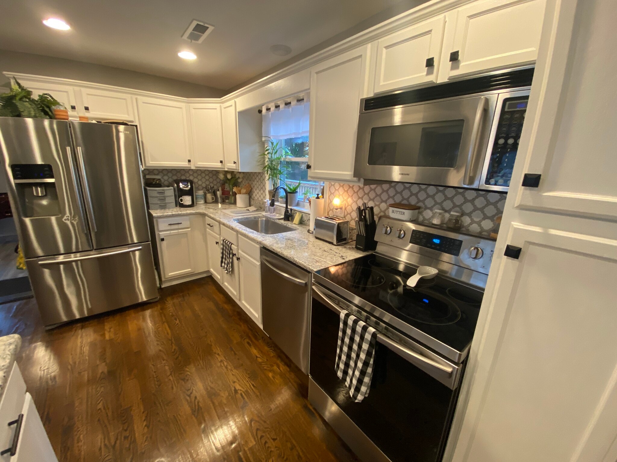 Building Photo - 1116 Sheffield Dr