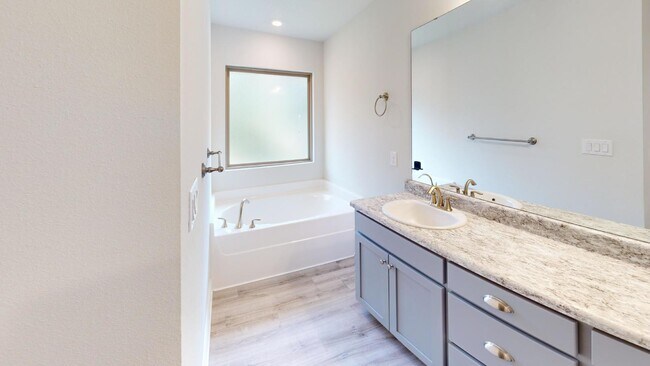 Building Photo - "Charming 3-Bed, 2-Bath Oasis on Regalo Drive – Spacious 1,504 Sq Ft Living in Pensacola!"