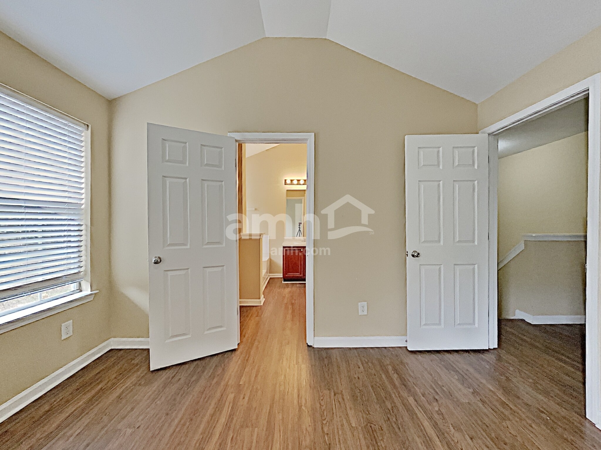 Building Photo - 118 Hidden Creek Dr