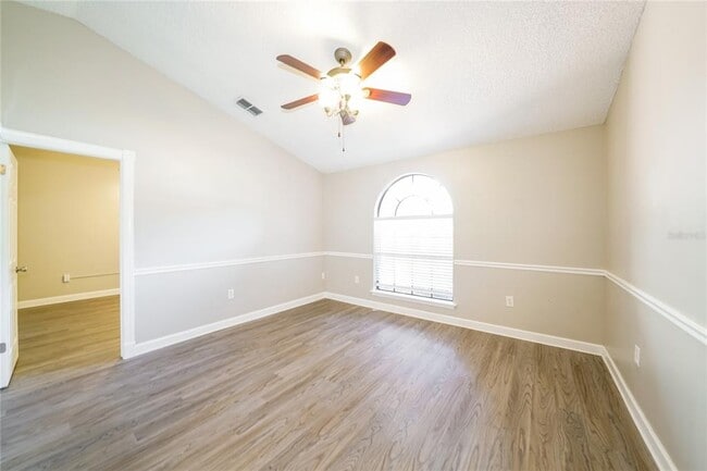 Building Photo - 5007 Swallow Dr