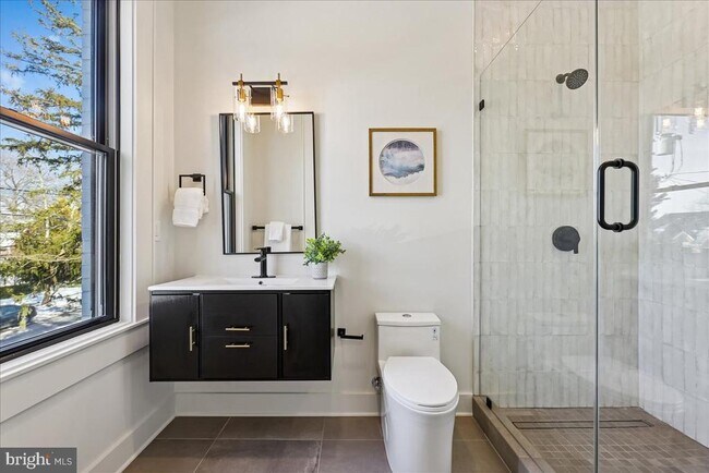 Building Photo - 4428 Albemarle St NW