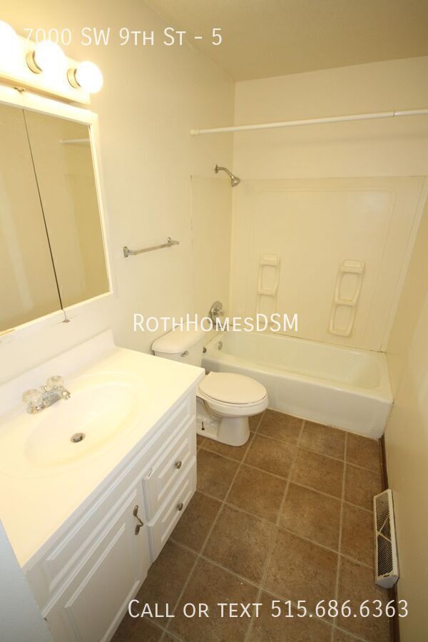 Building Photo - 7000 SW 9th St