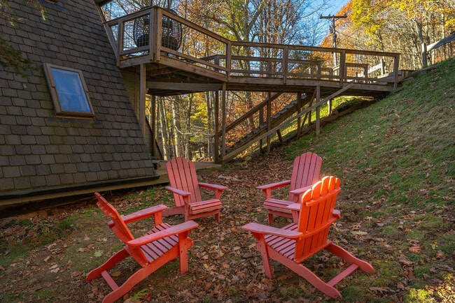 Building Photo - 585 Granny Lewis Ln