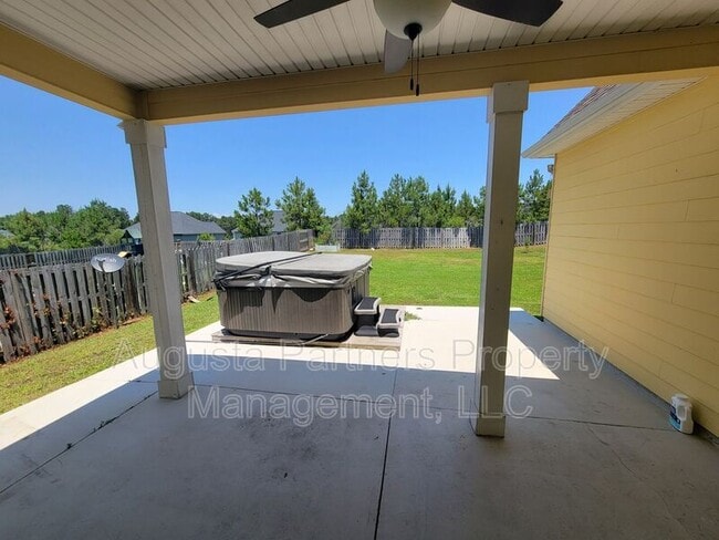 Building Photo - 841 Herrington Dr