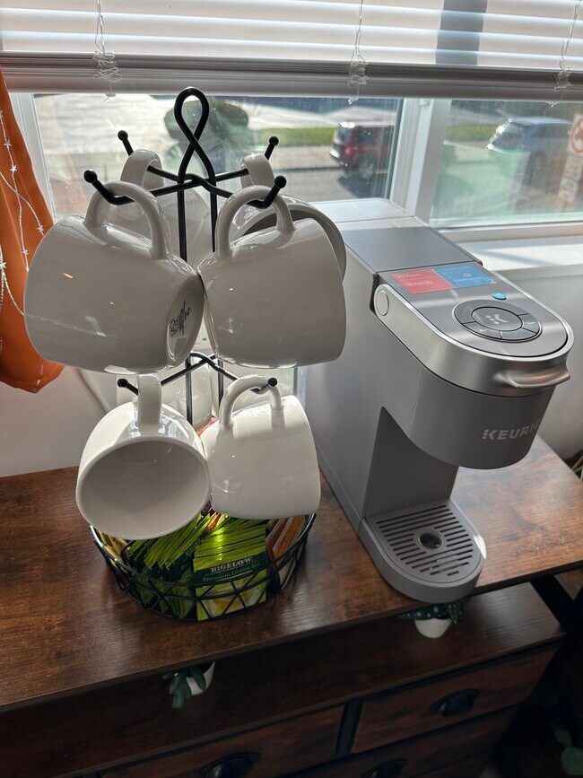 Building Photo - 3826 W 9th St