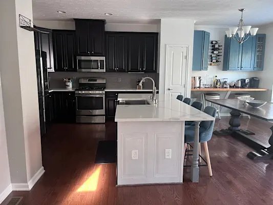 Building Photo - 784 Village Club Dr