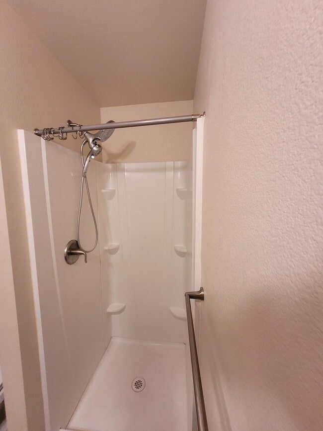 Building Photo - Outstanding Location with Community Pool!