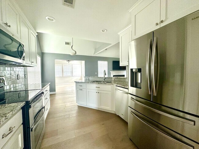 Building Photo - 1178 Pittsford Cir