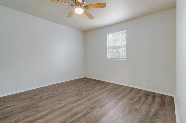 Building Photo - 1230 Chalmers Ave