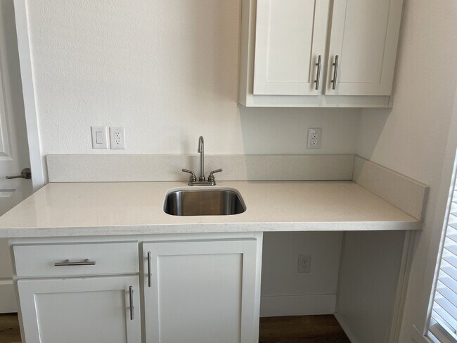 Building Photo - 1705 Berrywood Dr