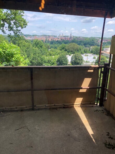 Building Photo - 1575 N Colonial Ter