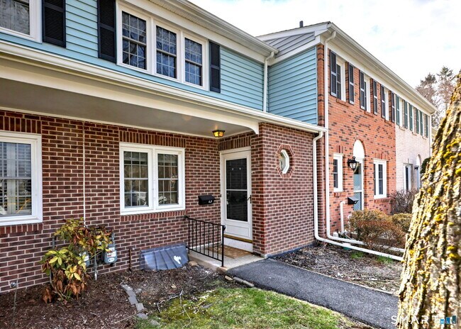 Building Photo - 65 Salem Walk