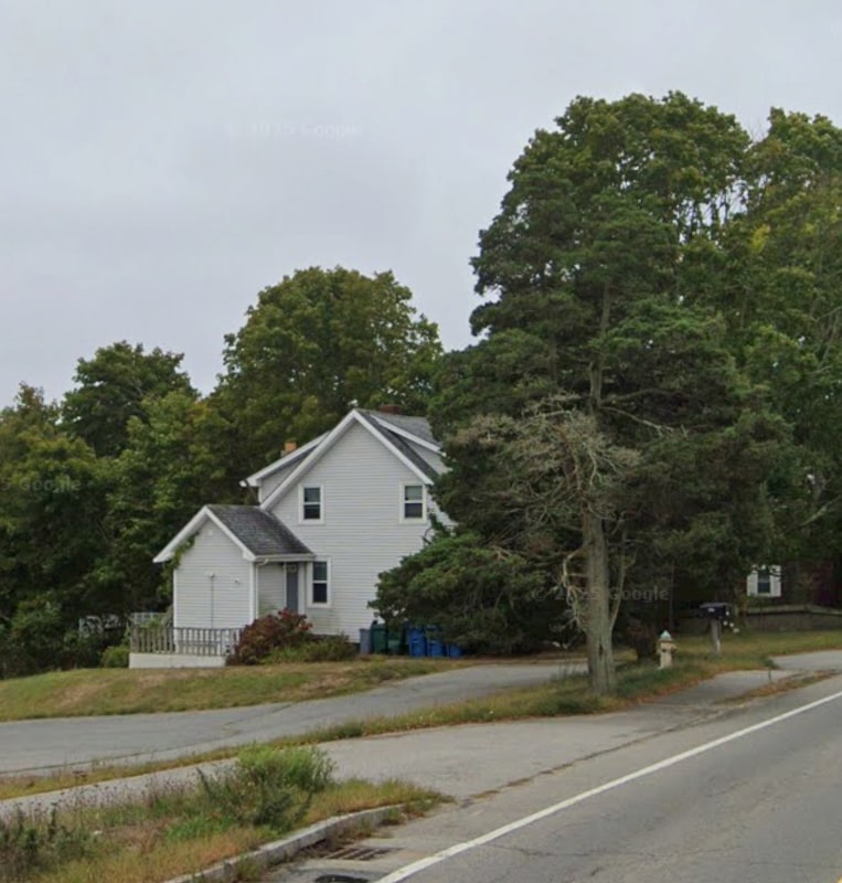 Building Photo - 689 E Falmouth Hwy