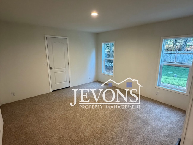 Building Photo - $250 off the first month's rent! Charming Maple Valley Home on a Quiet Residential Street