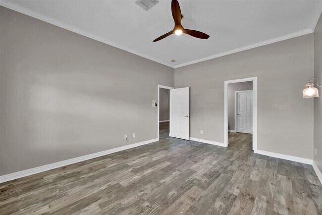 Building Photo - 9222 Sunlight Oak Ln