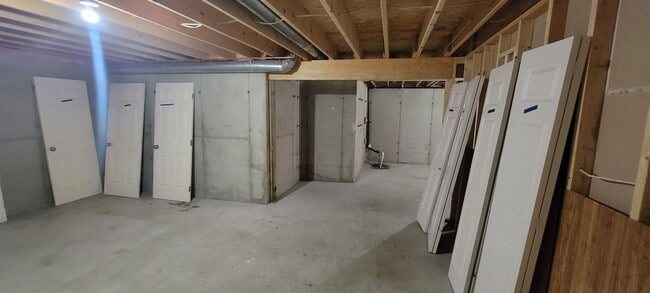 Building Photo - Spacious West Sioux Falls Twinhome with Gr...