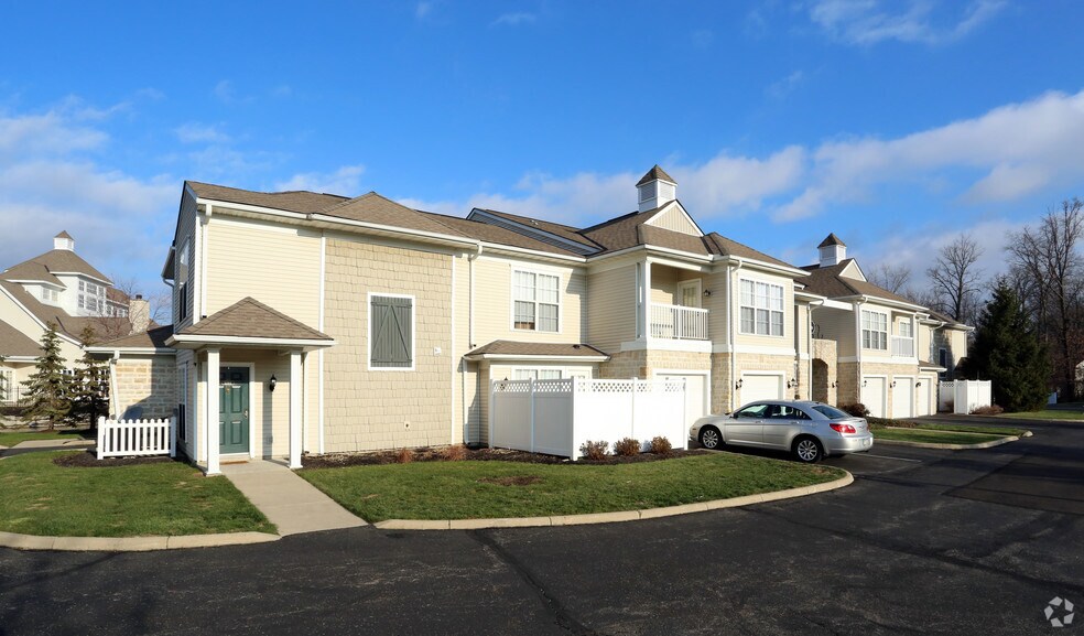 The Farms 5412 Edwards Farms Rd Columbus OH 43221 Apartment Finder