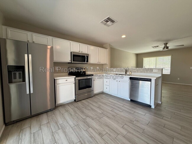 Building Photo - 7105 S 251st Dr