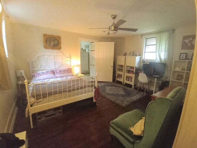 Building Photo - 1032 Curran St NW