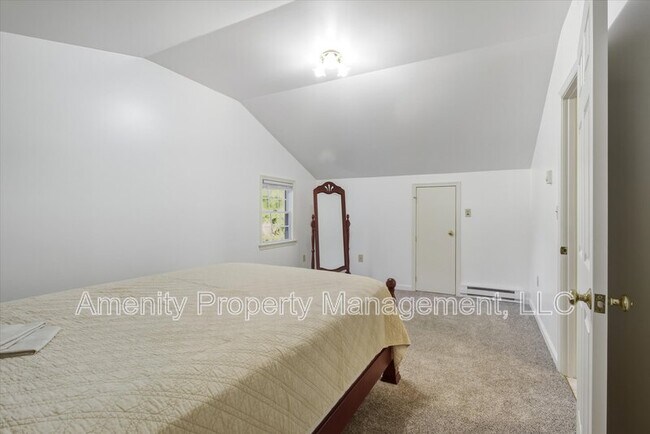 Building Photo - 121 Yorkshire Dr