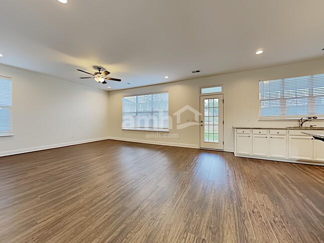 Building Photo - 132 Sago Ct