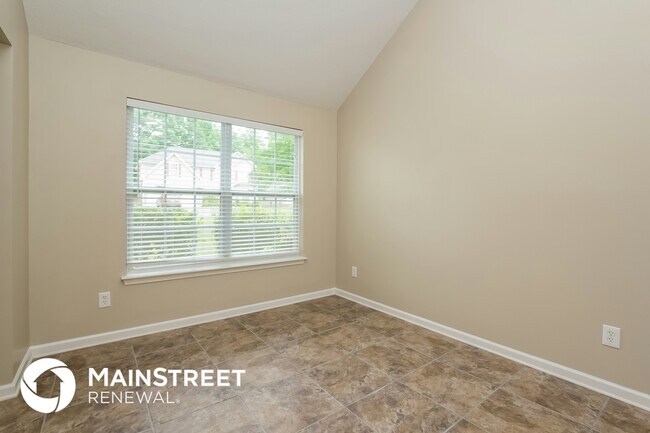 Building Photo - 5888 Bluegrass View