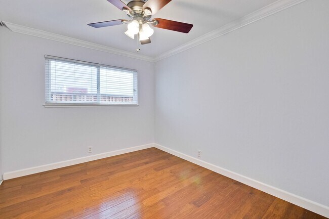 Building Photo - Warm and Inviting 3 bedroom, 2 Bath Home