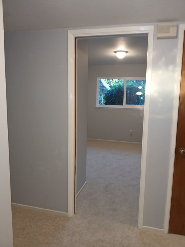 Building Photo - 5061 Bonniemae Way