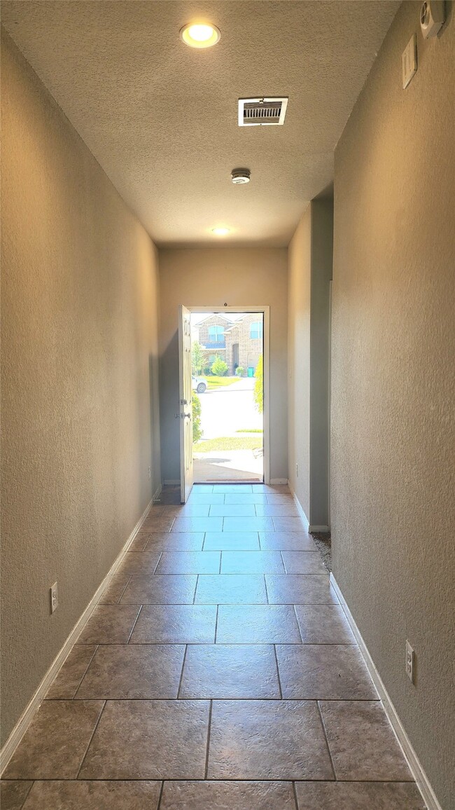 Building Photo - 29346 Dunns Creek Ct