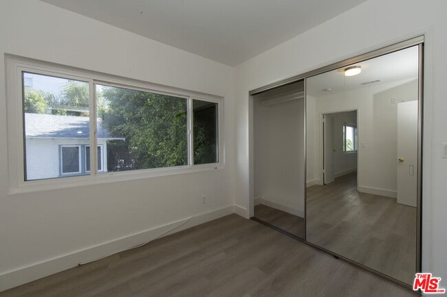 Building Photo - 1040 N Crescent Heights Blvd