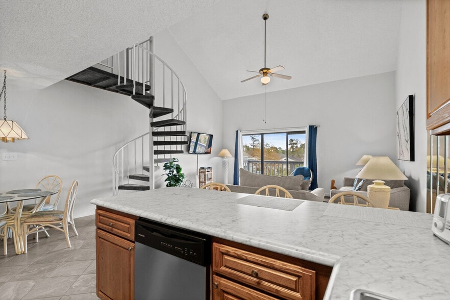 Building Photo - 1930 Bent Grass Dr