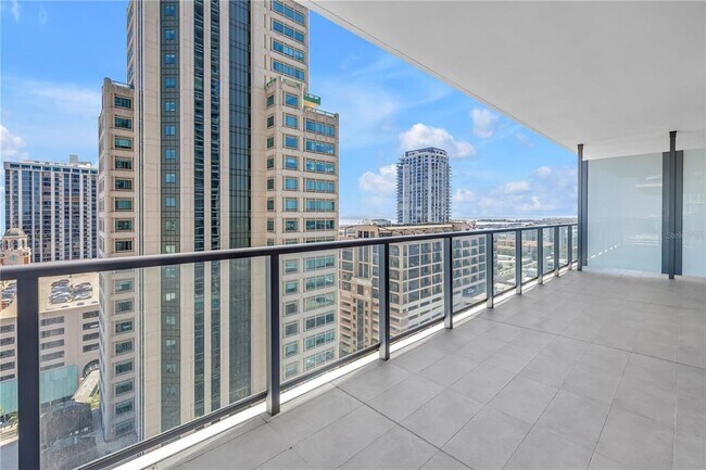 Building Photo - 275 1st Ave S