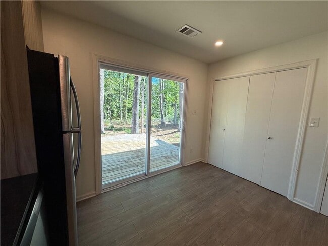 Building Photo - 1601 Walker St SE