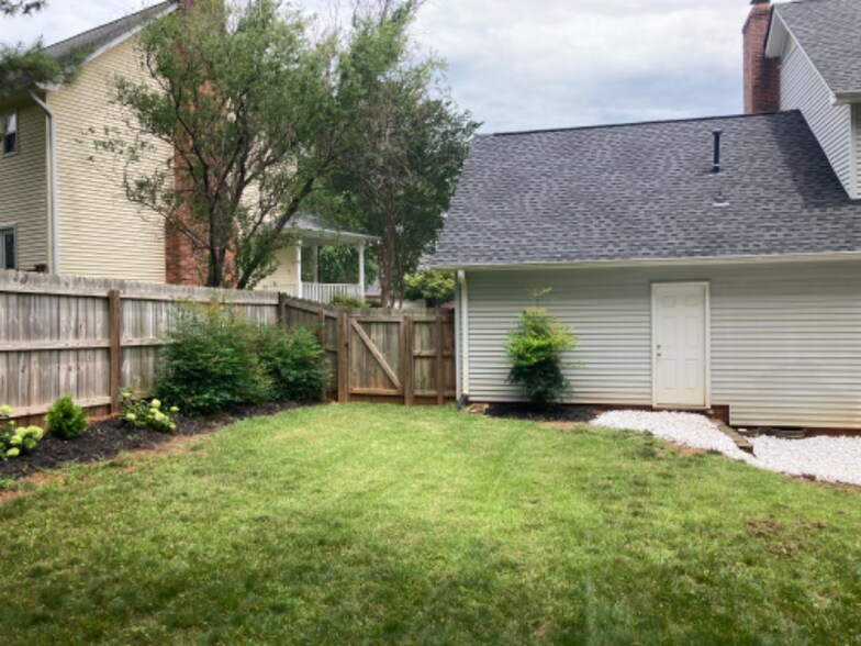 Building Photo - 610 Oak Pointe Ct