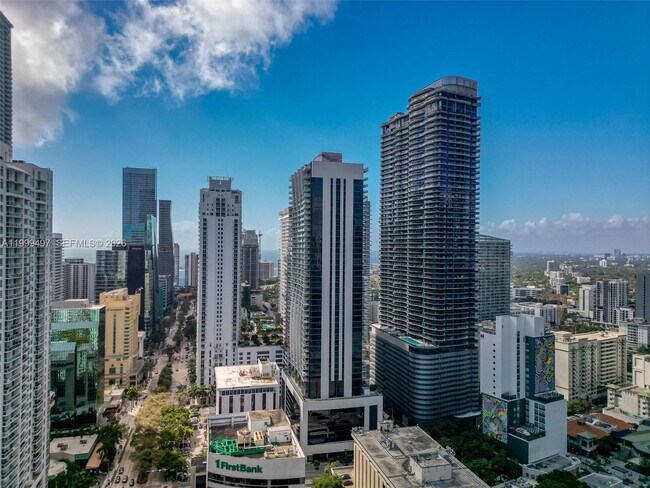 Building Photo - 1010 Brickell Ave