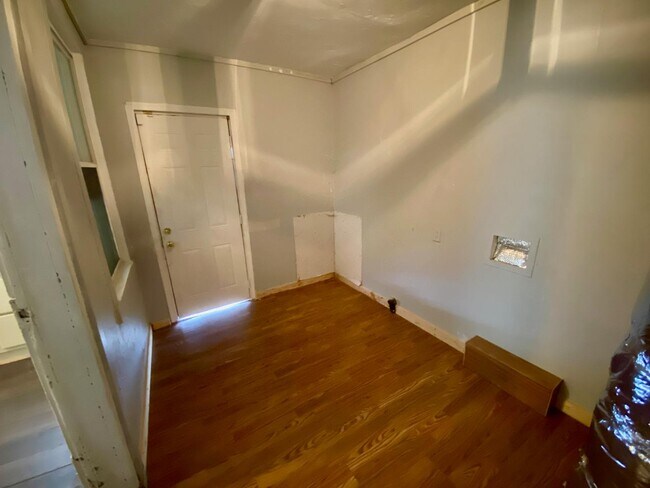 Building Photo - 1603 Taylor St