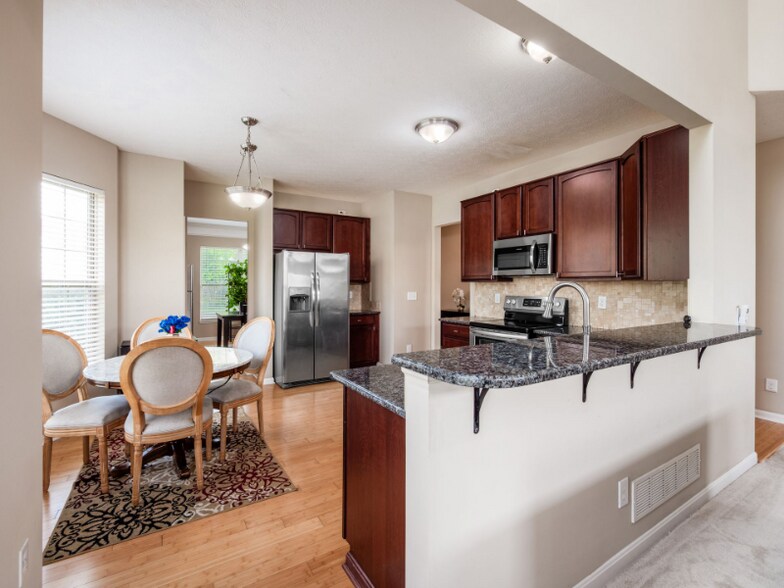 Building Photo - 5608 Maple Dell Ct
