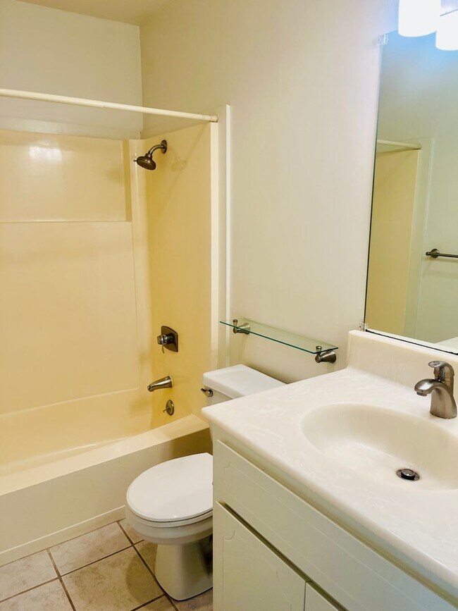 Building Photo - Wonderful 2 Bed 2 Bath in The Villages A 55+ Community